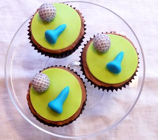 Golf ball and tee cupcakes