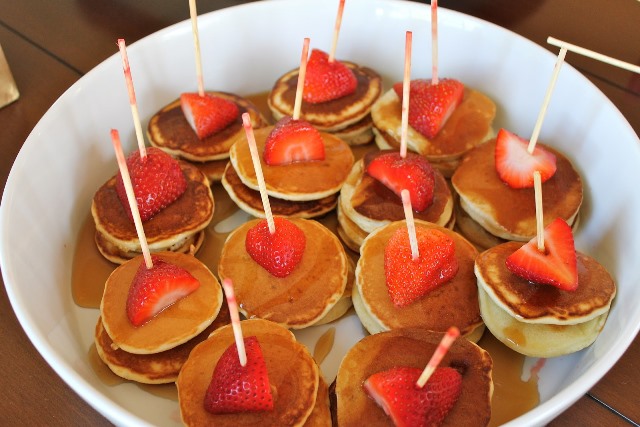 Pancakes and strawberries, a perfect combination!