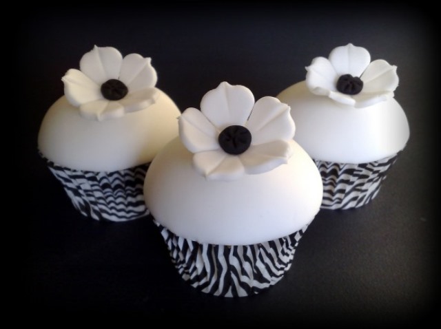 Adorable Zebra Print Cupcakes