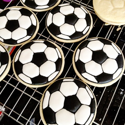 love these soccer cookies