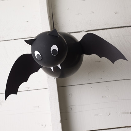 DIY Vampire Bat Balloon decorations for Halloween!