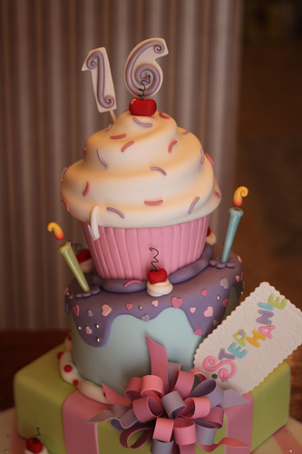 Love this Sweet 16 Cake