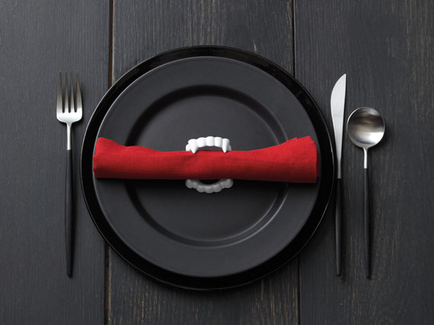 Love these vampire place settings