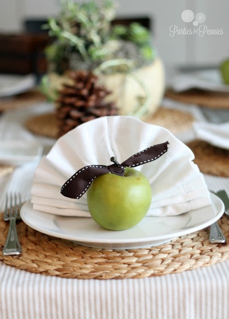 Super creative Thanksgiving placesetting