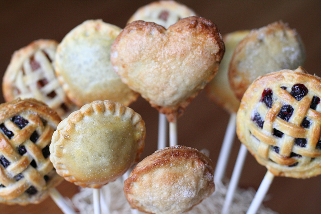 These pie pops are too cute!