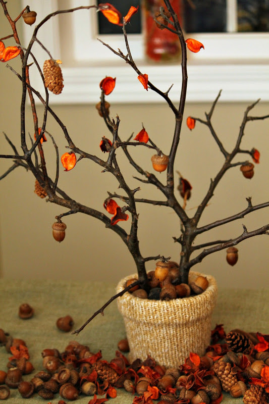 Too Cute Acorn branch Thanksgiving centerpiece