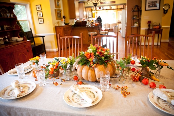 gorgeous floral pumpkin centerpiece for Thanksgiving