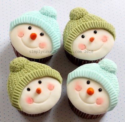 Amazingly cute snowman cupcakes