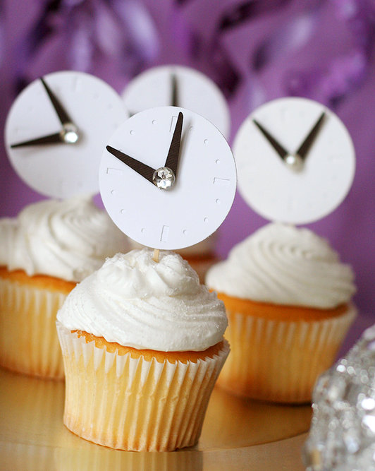 New Years Eve cupcakes with clock toppers!