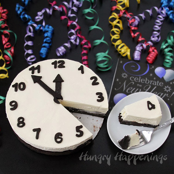 New Years eve clock cheesecake