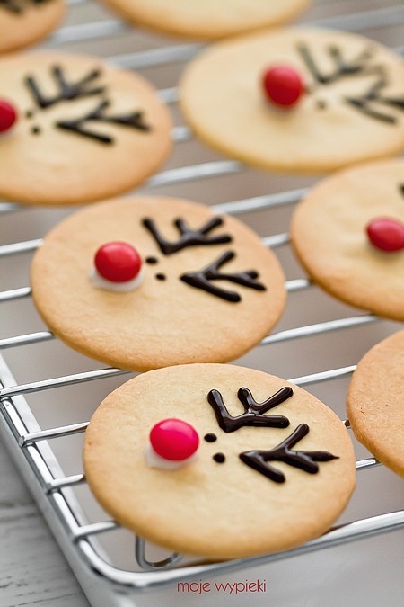 The reindeer cookies are too cute!