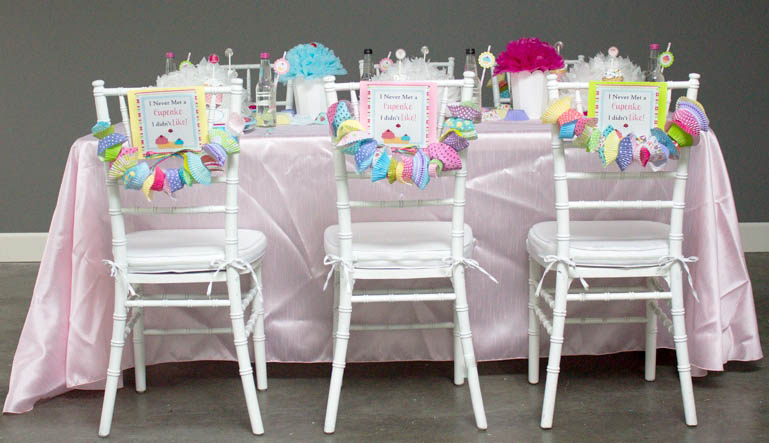 Love these cupcake party tables! - B. Lovely Events