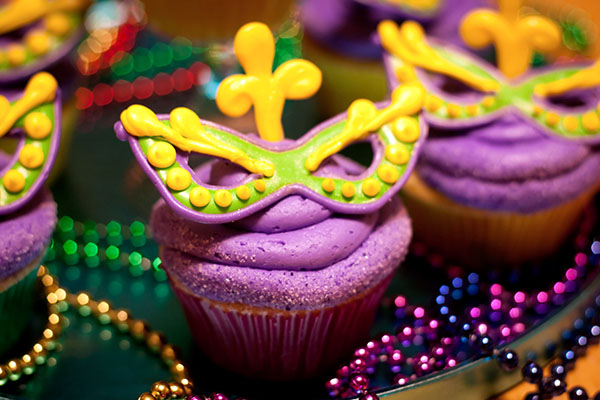 Mardi Gras Mask Cupcakes!