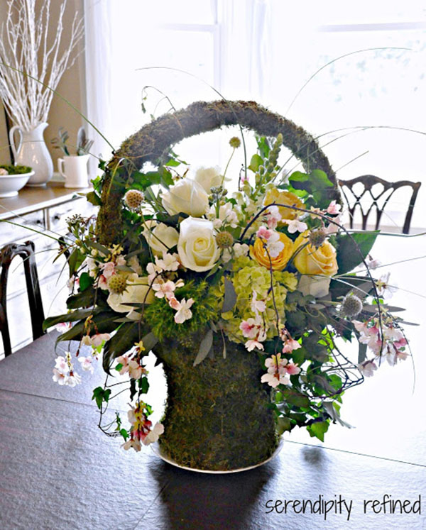 This Spirng mOss Easter Basket would look so lovely on a table!