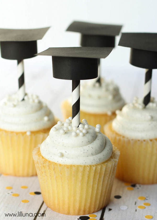 Darling DIY Graduation Cap Cupcake toppers!