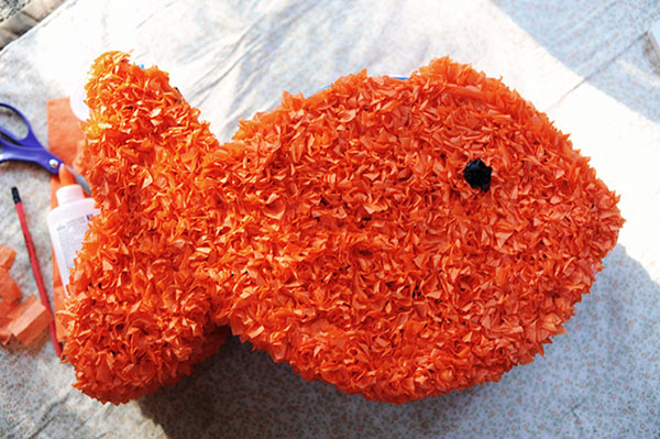 Lovely Goldfish pinata for a party!