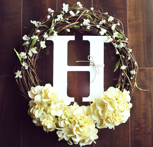 Monogram wreath that is just perfect for Mother's Day