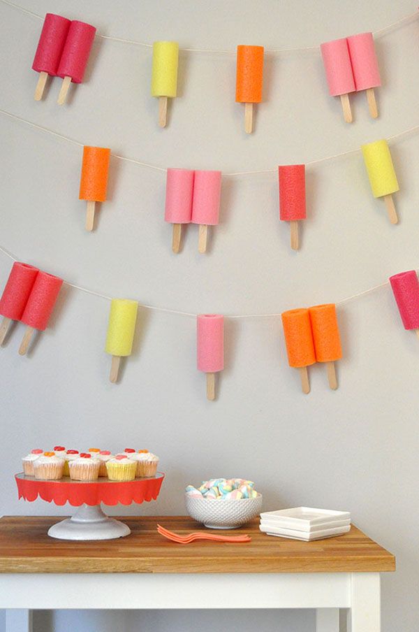 Love this DIY Popsicle garland for a summer party!