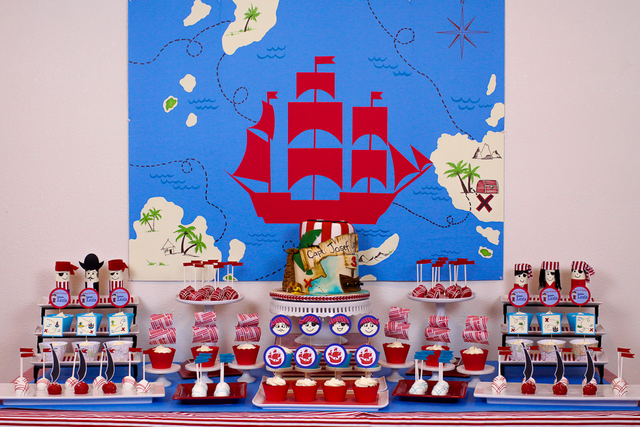 Awesome pirate party dessert table