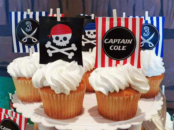 Love these pirate cupcakes!