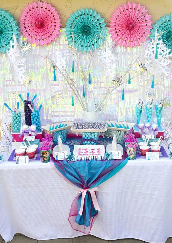 Love this super cute Frozen Birthday party