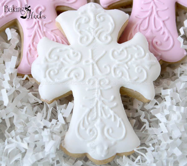 Love these Decorated Cross Cookies