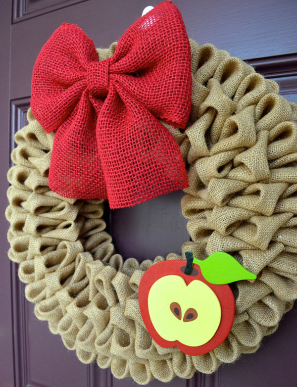 Love this burlap back to school wreath on Etsy!