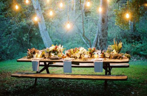 Love this intimate Outdoor dinner party setting