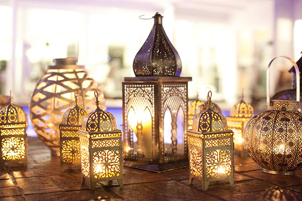 Moroccan Style Lanterns For Outdoor Parties- Love these!