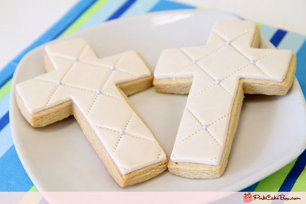 White tuffted Cross Cookies