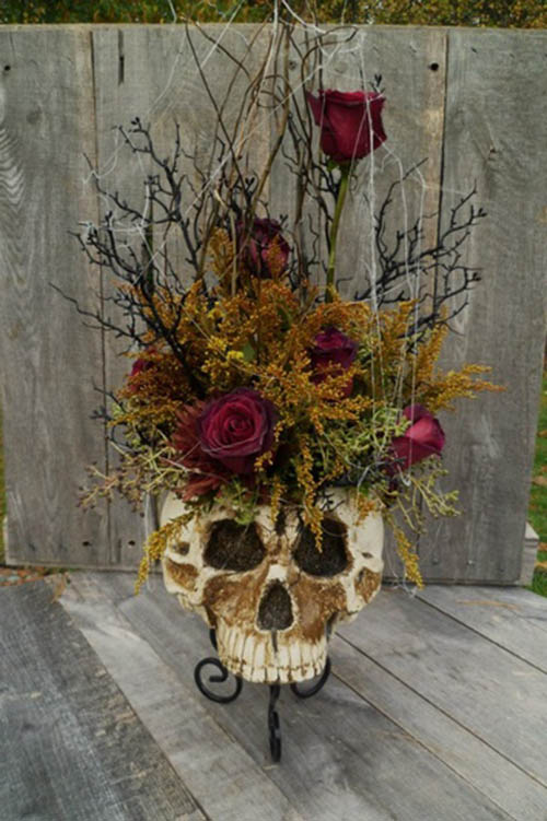 Love this Skull Floral Centerpieces For Halloween!
