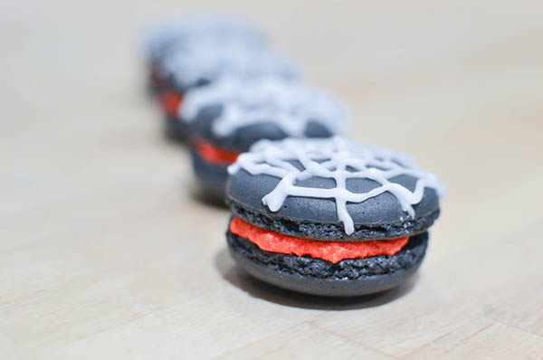 These are amazing spider web macaroons for Halloween