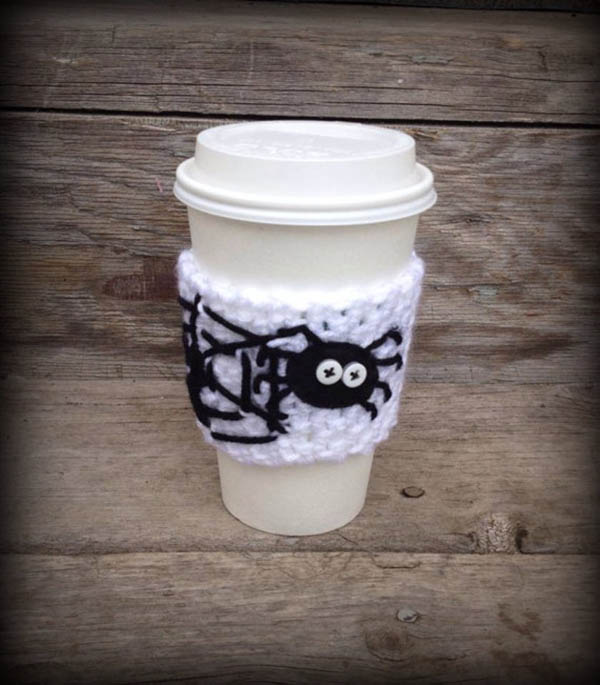 This hot drink spider sleeve is too adorable