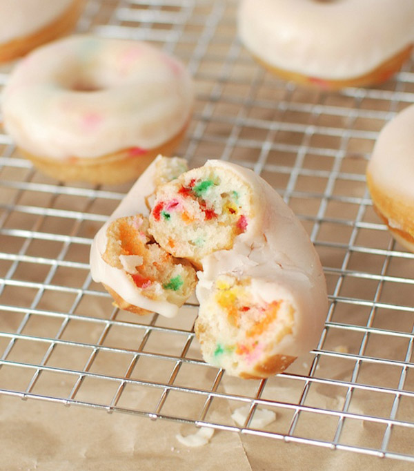 Confetti Cake Mini Doughnuts!
