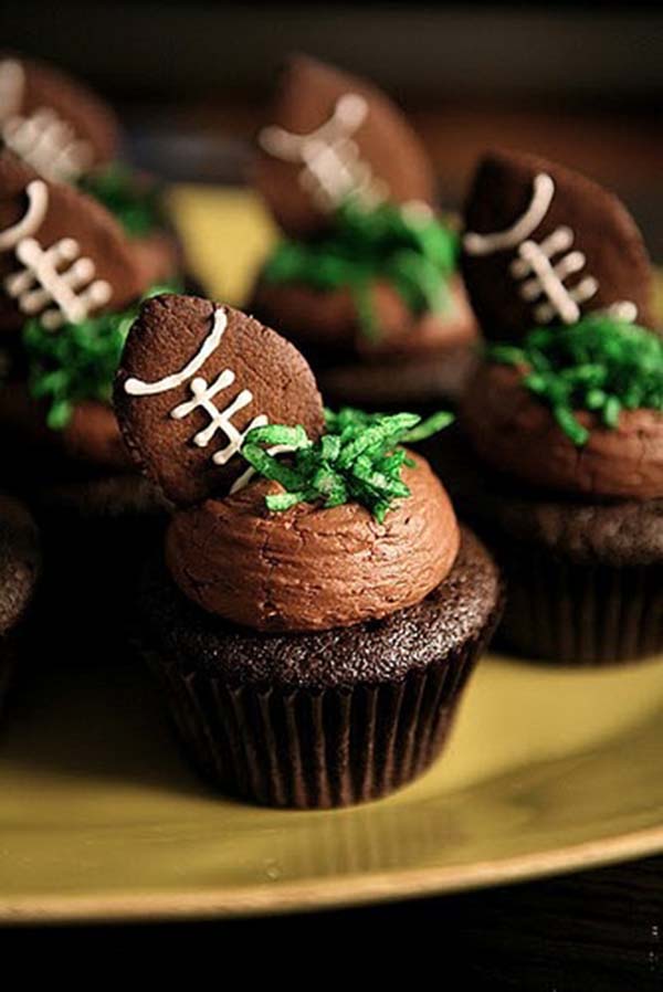 We Are In Love With These Cute Football Cupcakes
