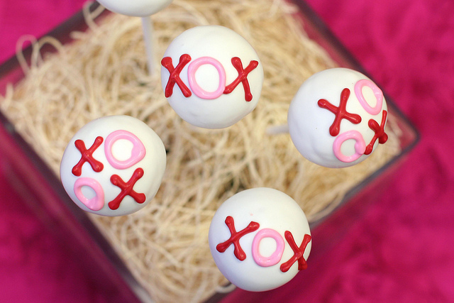 Valentines day xoxo cake pops