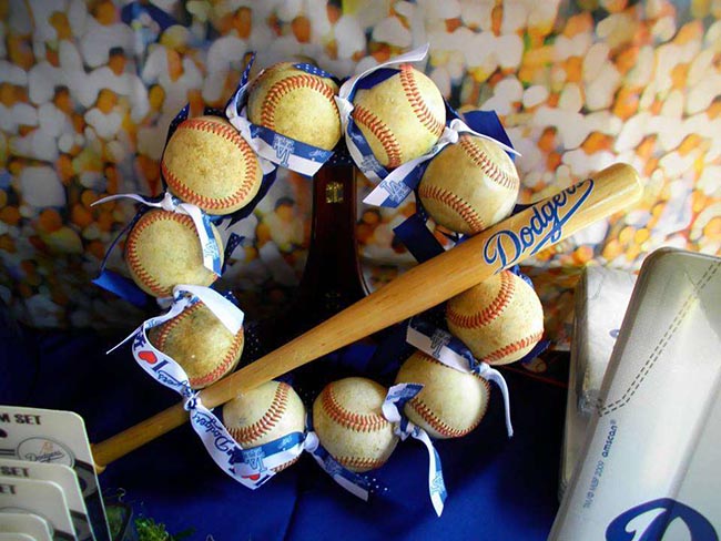 Love this baseball wretah with mini bat