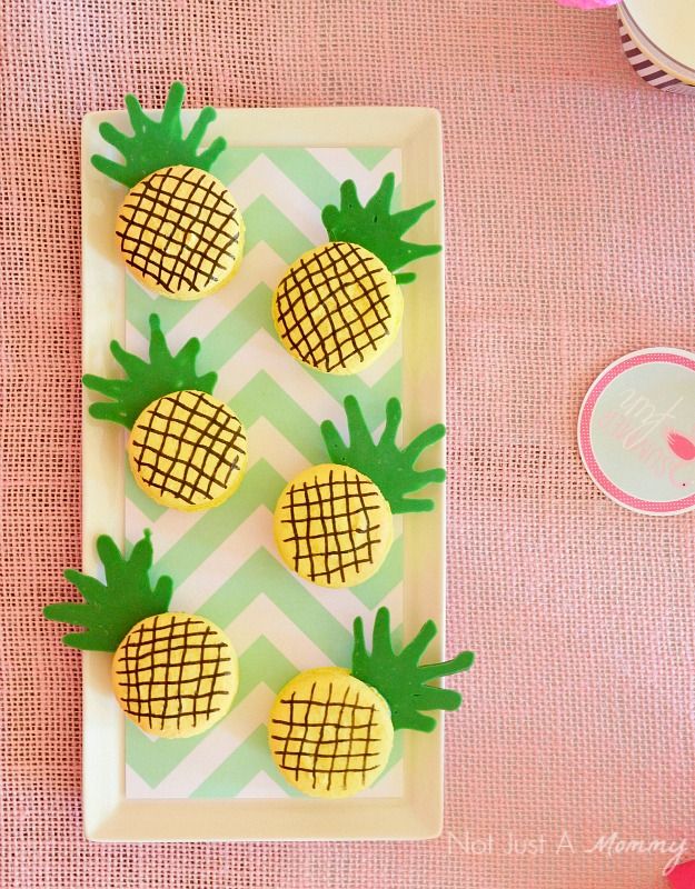 Cute Pineapple Party Cookies!