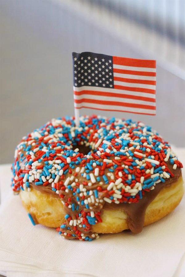 10 Amazing 4th Of July Donuts! B. Lovely Events