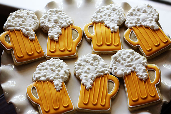 Super Cute Beer Cookies For Father's Day!