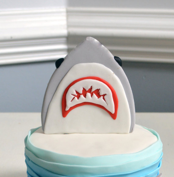 Check out this seriosuly lovely shark cake topper!