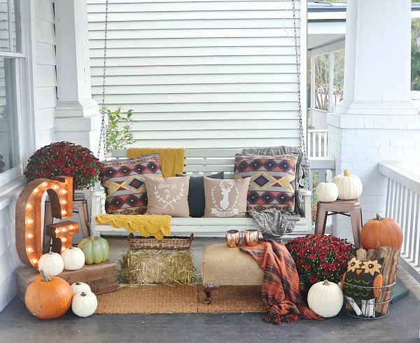 Comfy Fall Porch Decorations