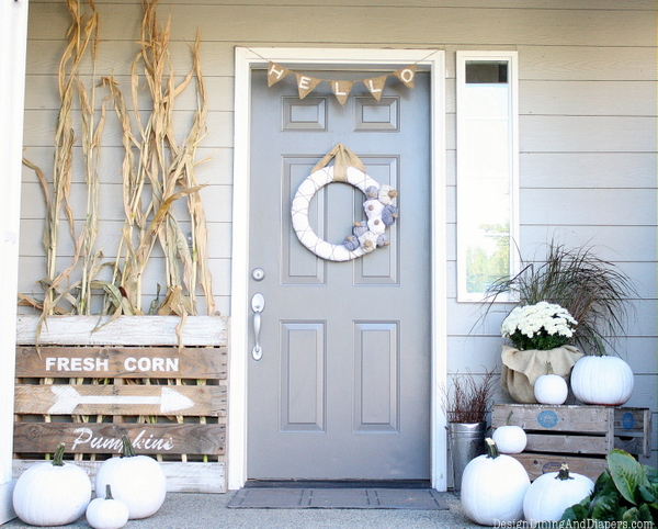 Love this neutral fall porch design