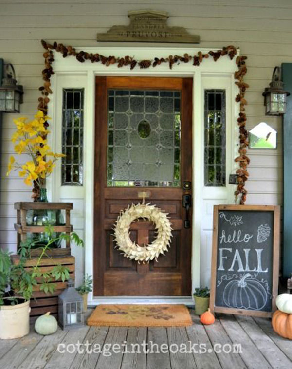 We love this adorable fall decorated porch