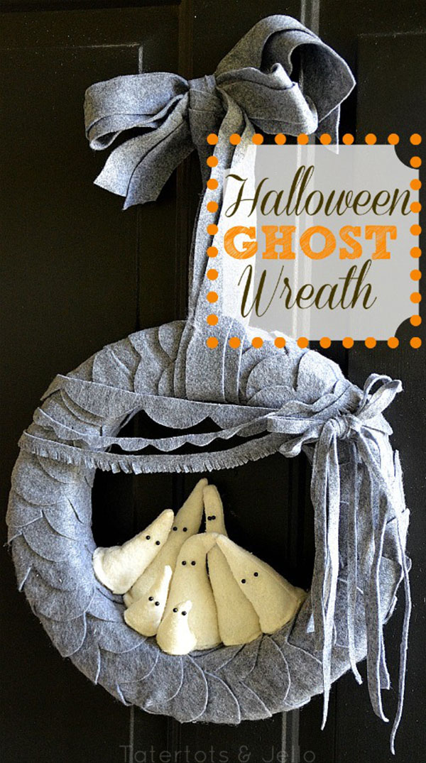 Adoring this Halloween Ghost wreath!