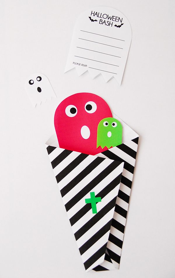 Bright and cute Halloween ghost invitation