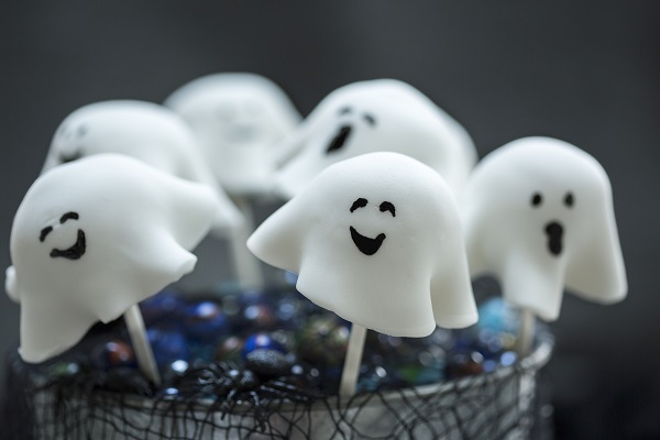 Happy Go Lucky Halloween Ghost Pops!