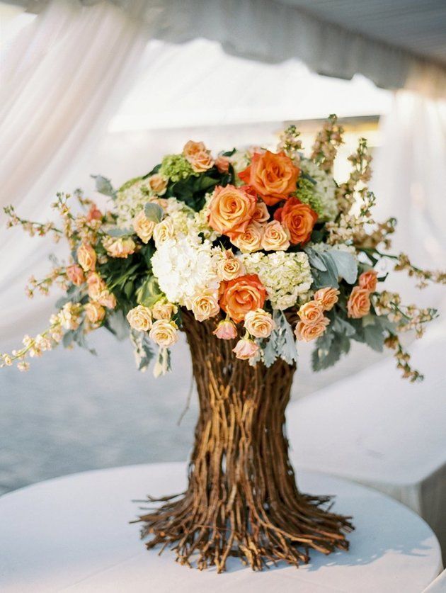 Love this gorgeous Fall wedding centerpiece!