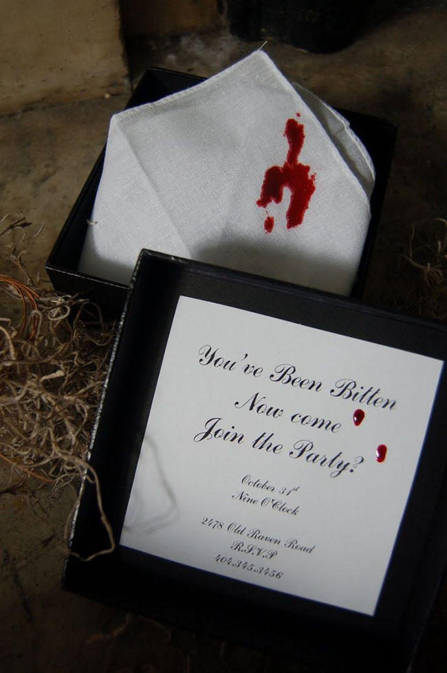 Such a cool vampire invitation for Halloween