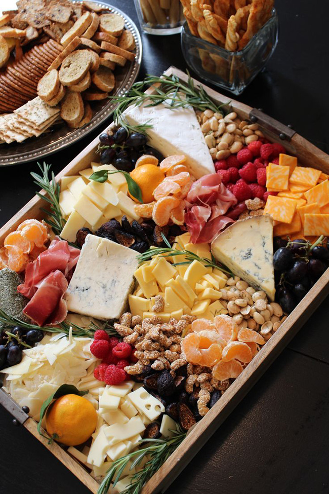 Amazing Fall Rustic Cheese Tray perfect for Thanksgiving!
